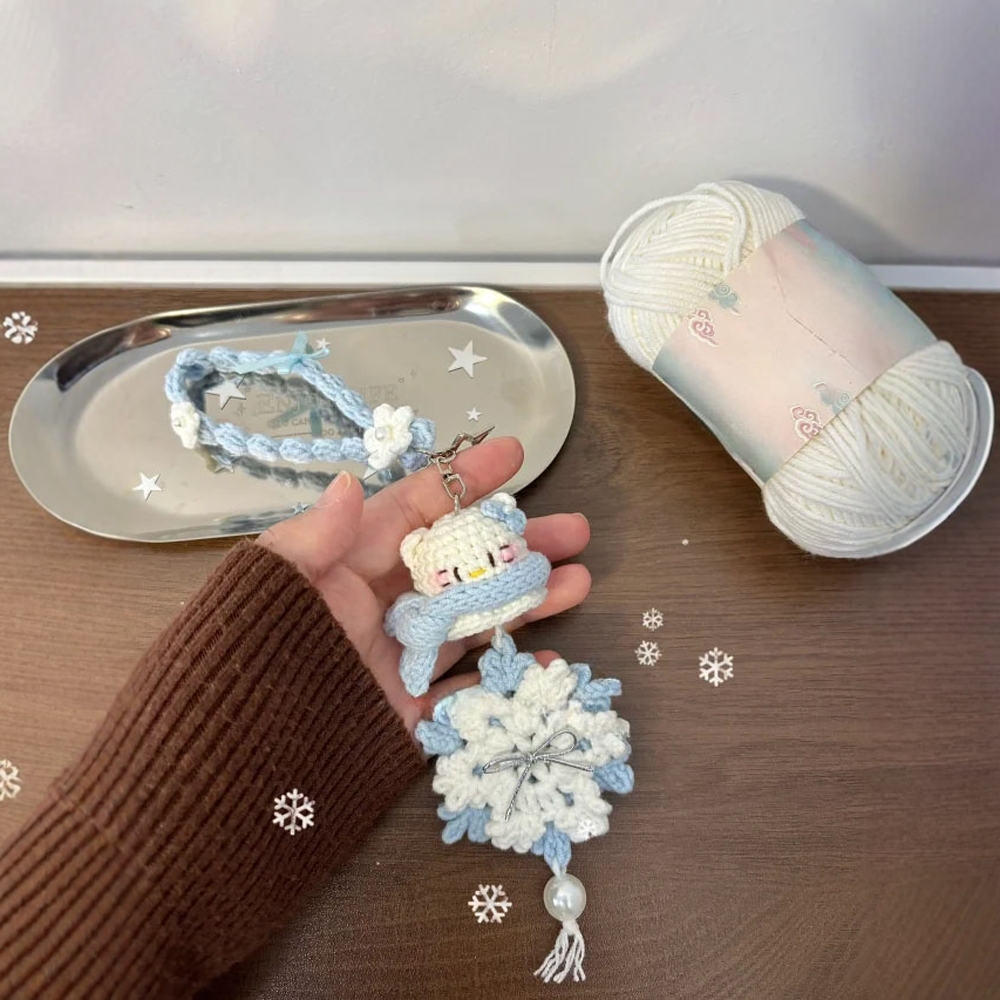 圣诞kitty雪花小幽灵挂件手工编织diy毛线钩针编织钥匙扣书包挂饰