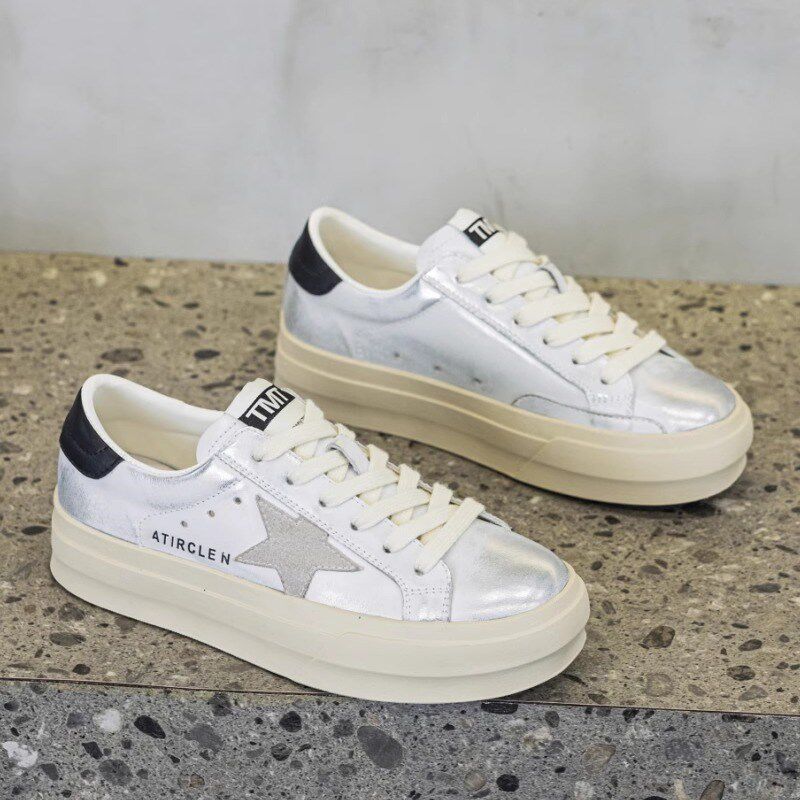 大码女鞋41到43春秋款小白鞋女款2025新款透气平底配阔腿裤的鞋子