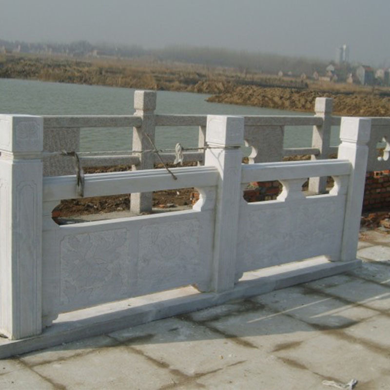 古建筑青石石栏杆河道石栏杆石护栏公园河畔行人散步保护石护栏