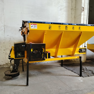 融雪撒布机 多功能车载式撒盐机 环卫工人扫雪清雪机