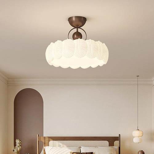 简约羽毛灯设计师书房灯法式卧室吸顶灯中古奶油风主卧公主房灯具