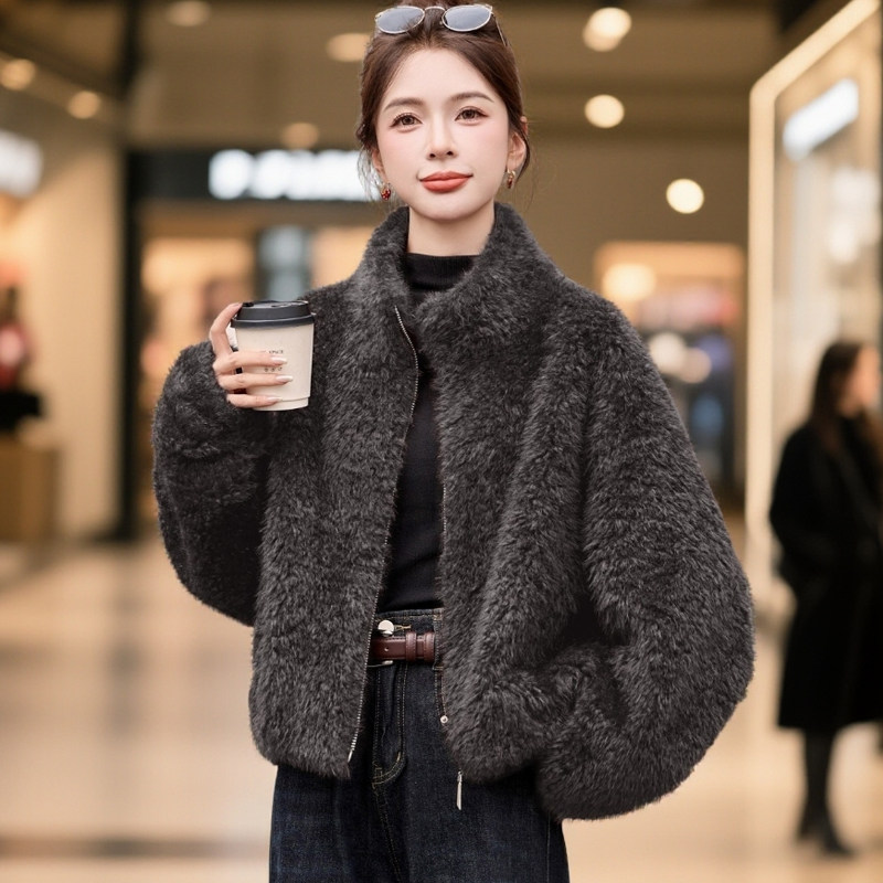 小香风羊羔毛外套女装2025冬季新款时尚加厚保暖短款皮毛一体外套