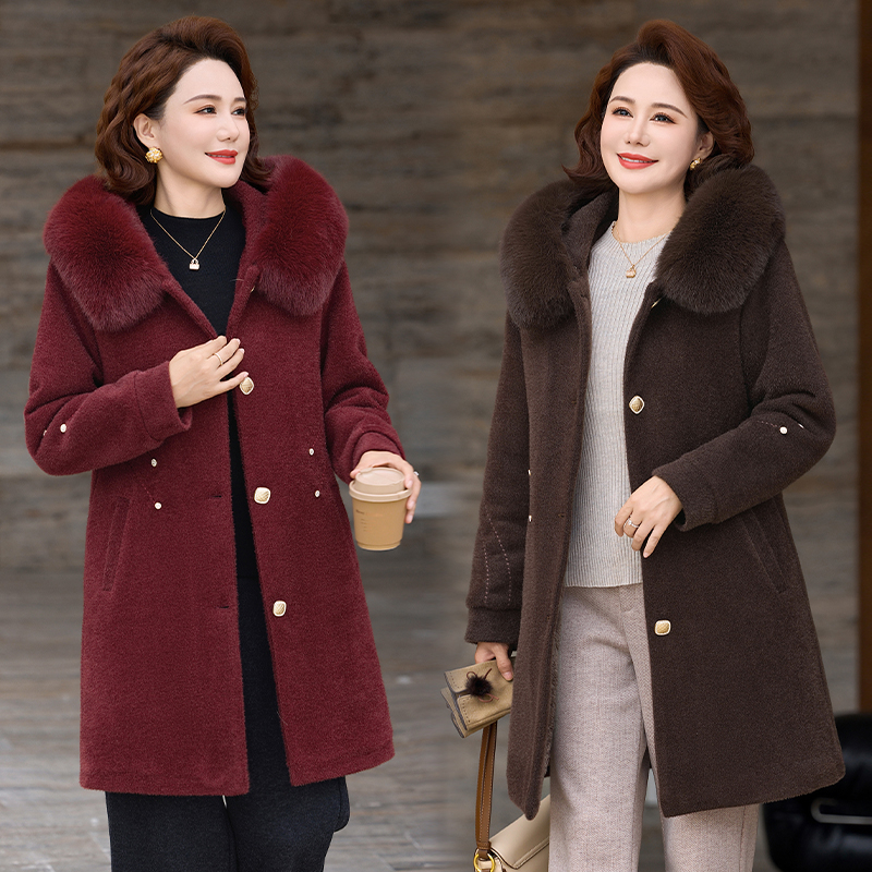 妈妈冬装加绒加厚水貂绒2025中长款中老年女装保暖毛呢外套上衣女