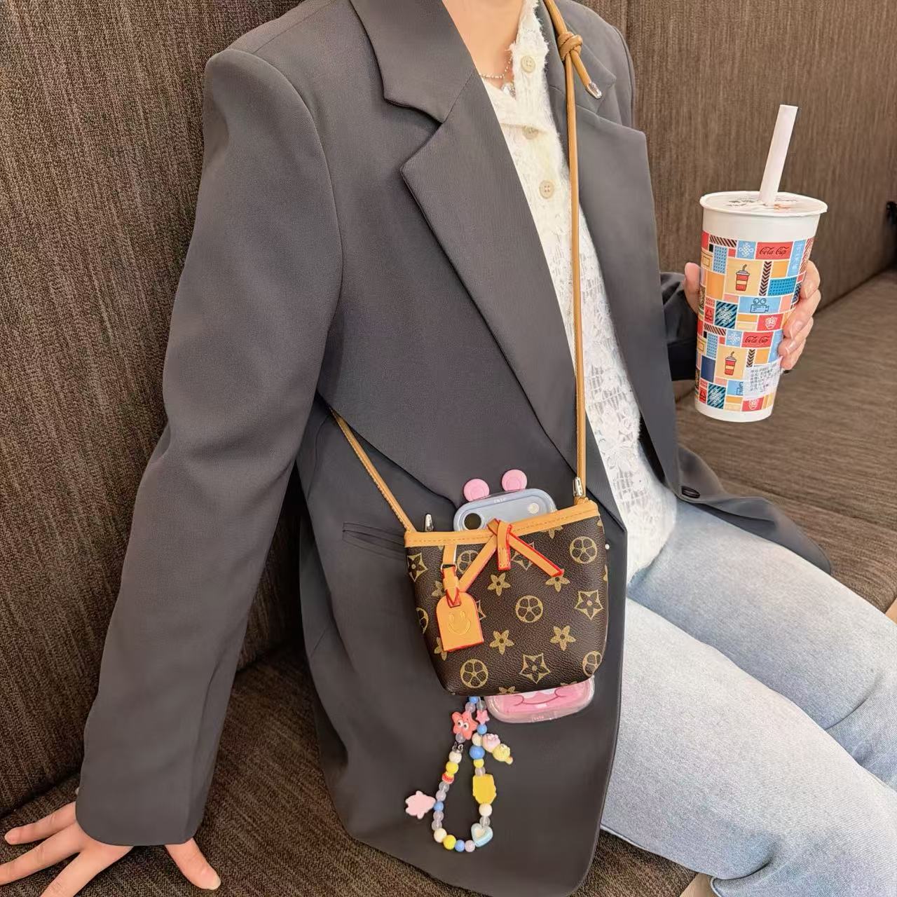 【零钱包手机背夹】老花迷你水桶手机背夹时尚潮流通用型号