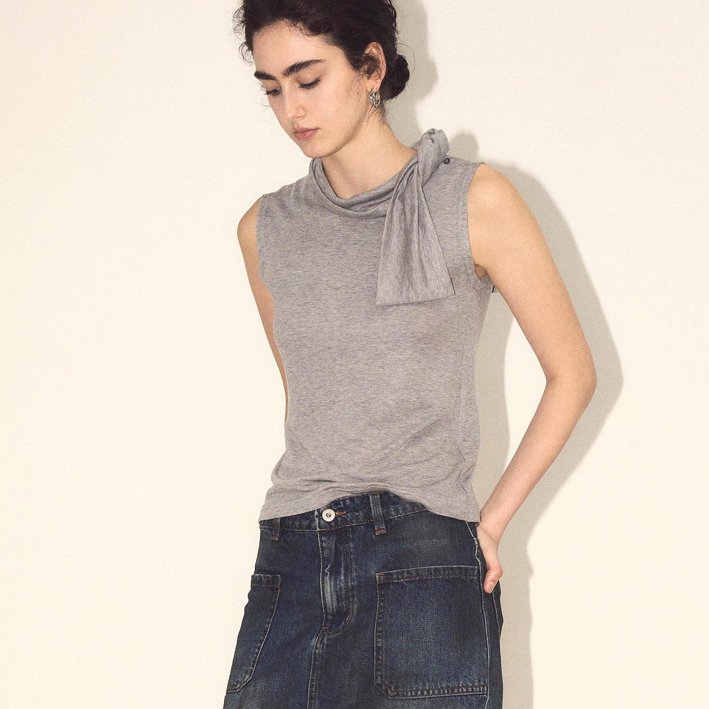 ANTIFORM背构 天丝羊毛无袖上衣女外穿高领系带背心2025夏季新款,女装/女士精品,背心吊带,淘宝优惠券,粉丝福利购,淘宝优惠卷