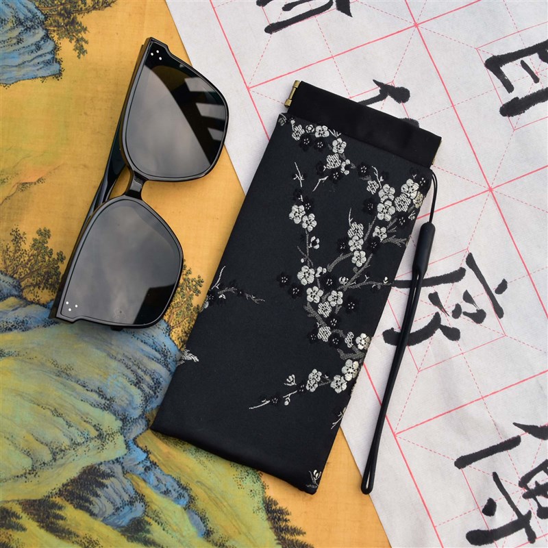 中国风眼镜收纳袋便携抗压手腕小提包零钱袋绒布防磨损墨镜收纳包