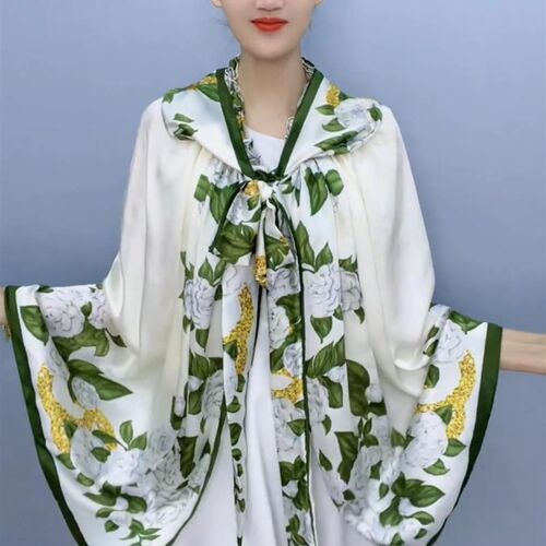 春夏披肩a宽松一体洋气外搭防风荷叶领连帽防晒披肩丽锦缎斗篷菲