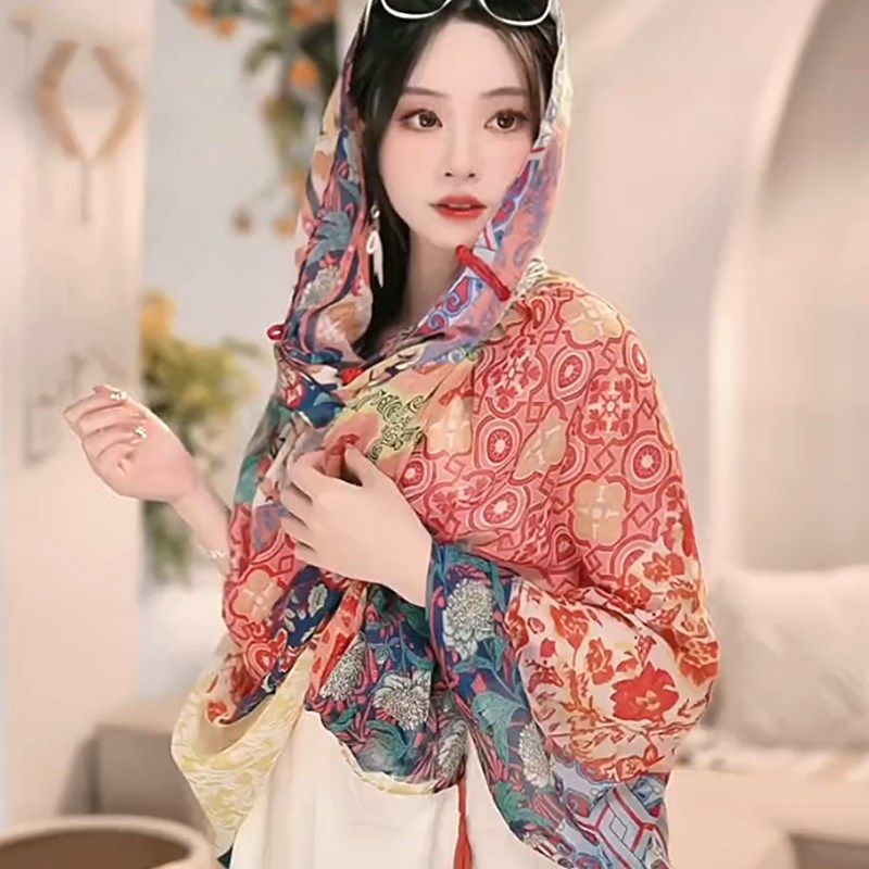 夏季薄款披肩女多功能新疆海边旅游日常空调房百搭丝巾斗篷女外搭
