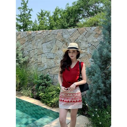 君君junjun【绯红面纱】设计感不规则红色扭结开叉无袖收腰T恤夏