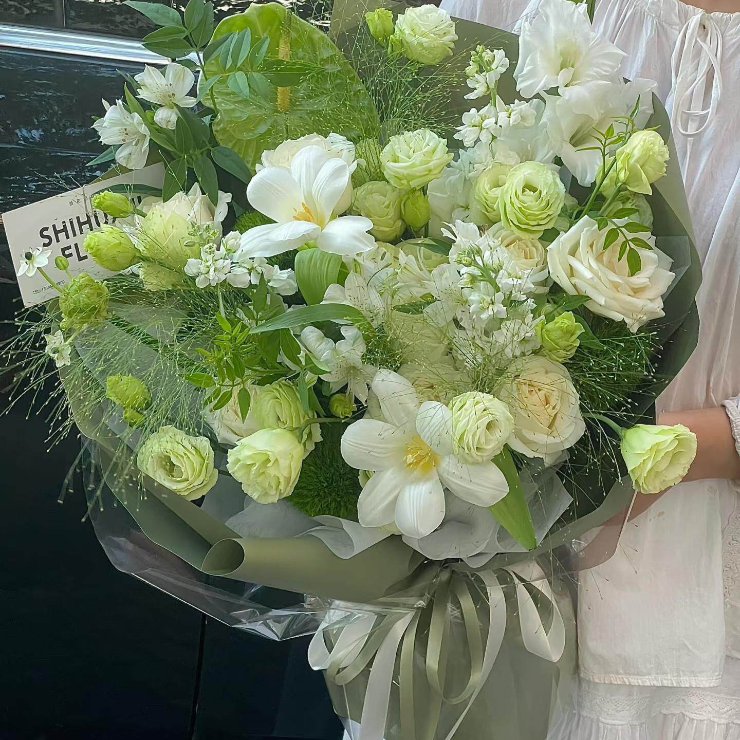 清新花束白玫瑰鲜花同城速递配送深圳广州北京成都河南毕业送男女