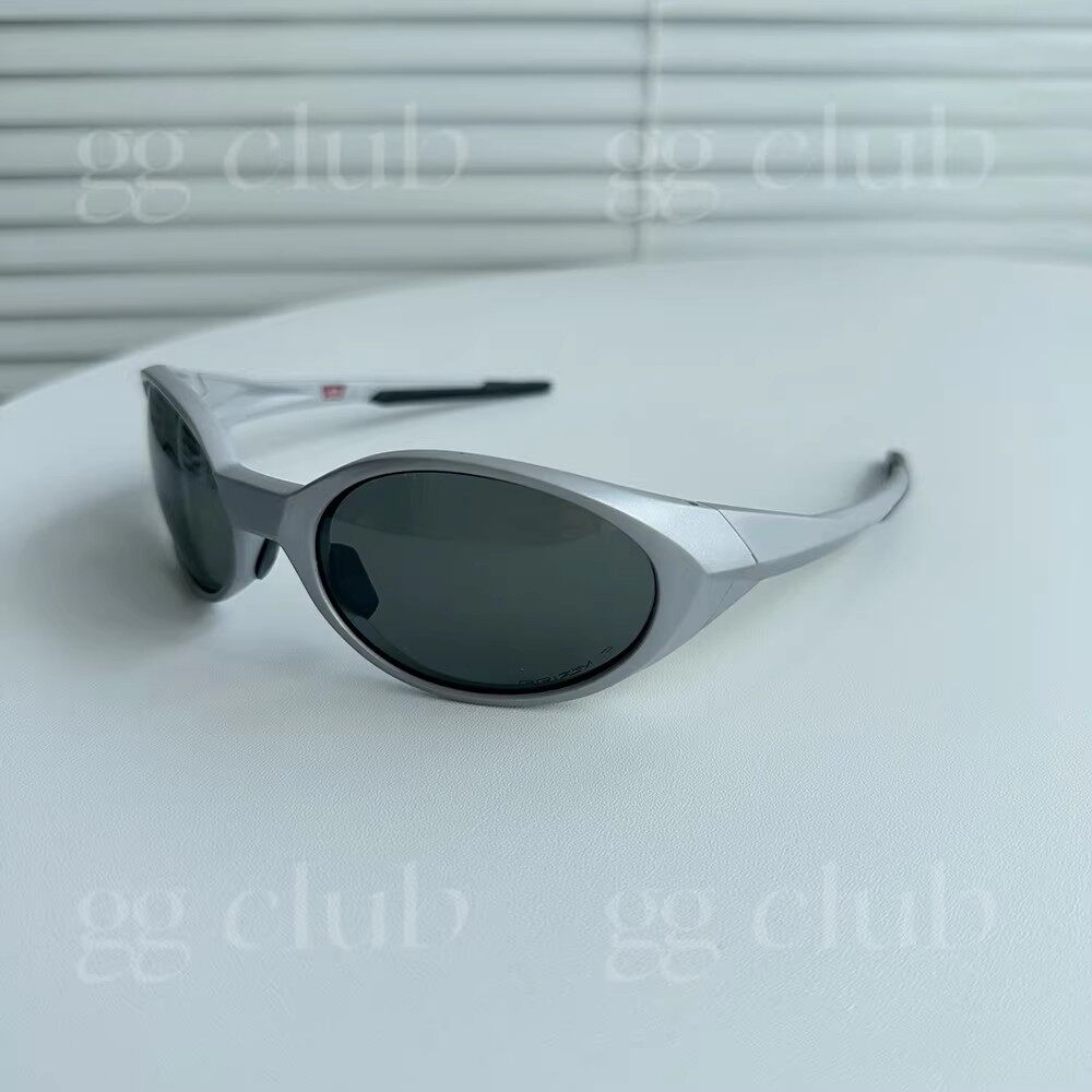 9438 EYEJACKET REDUX时尚前卫造型太阳镜潮镜骑行开车偏光墨镜男 - 实物图