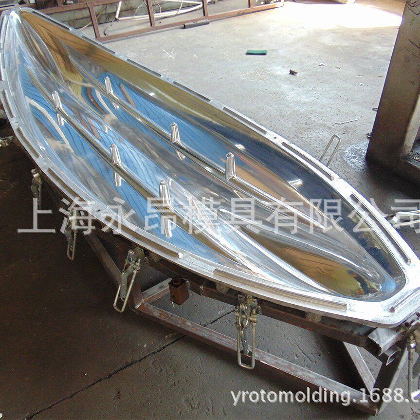 滚塑船铝模具,滚塑制品