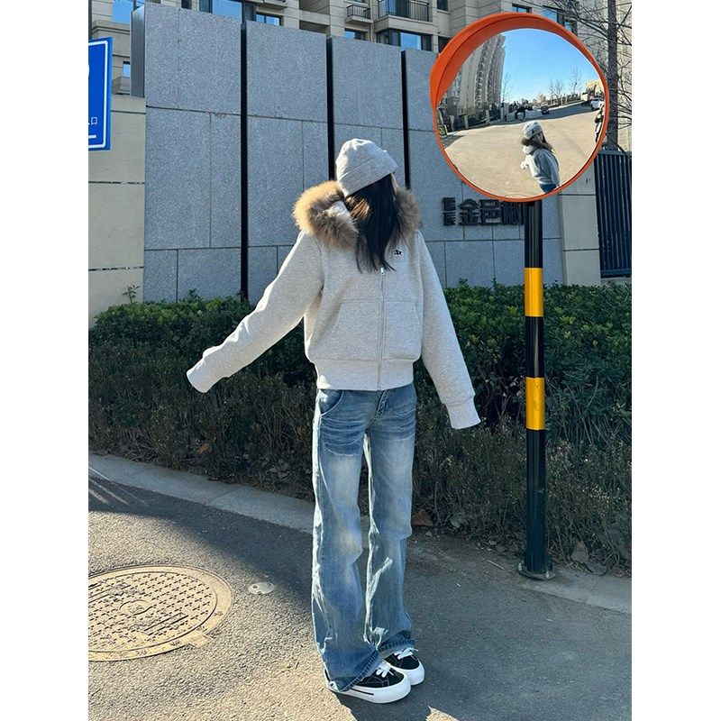 浅蓝色直筒牛仔裤女2025春季新款复古高腰显瘦微喇叭阔腿宽松裤子