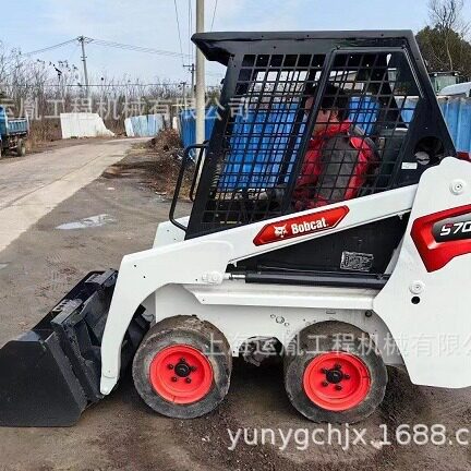 山猫S70/300/550滑移装载机