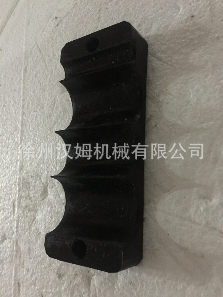 徐工单钢轮振动压路机 XS202.11.1-5 管夹 228702468徐工原厂配件