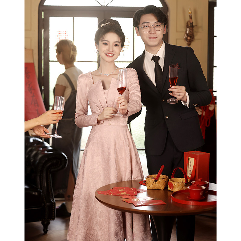 速发粉色订婚年会晚宴礼服裙春长袖敬酒服新娘伴娘服高端轻奢小众