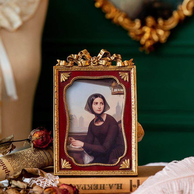 直销新款欧式复古雕花蝴蝶结树脂相框摆台创意结婚装饰摆件挂墙拍