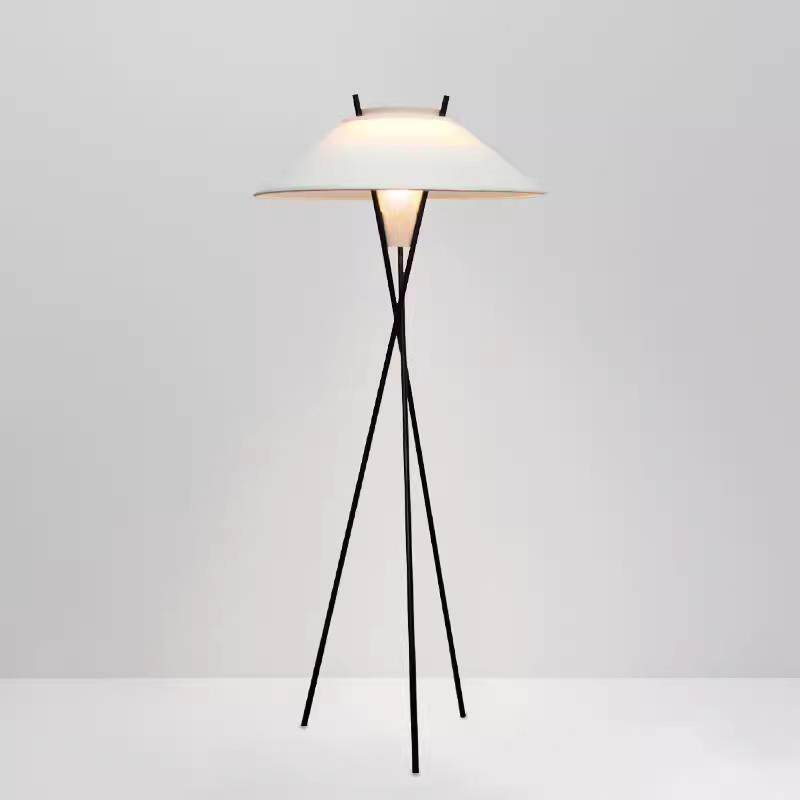 客厅落地灯沙发旁边高级感2024新款中古现代简约创意个性时尚大气