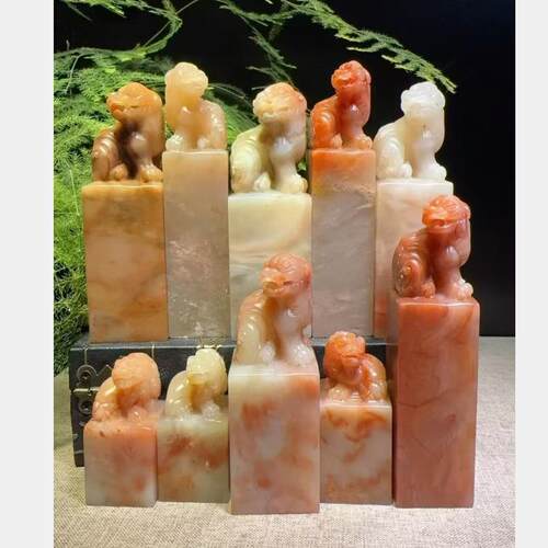 一组寿山老挝石10方正方2.5-3.1高5.3-11CM书法篆刻印章纽章配盒