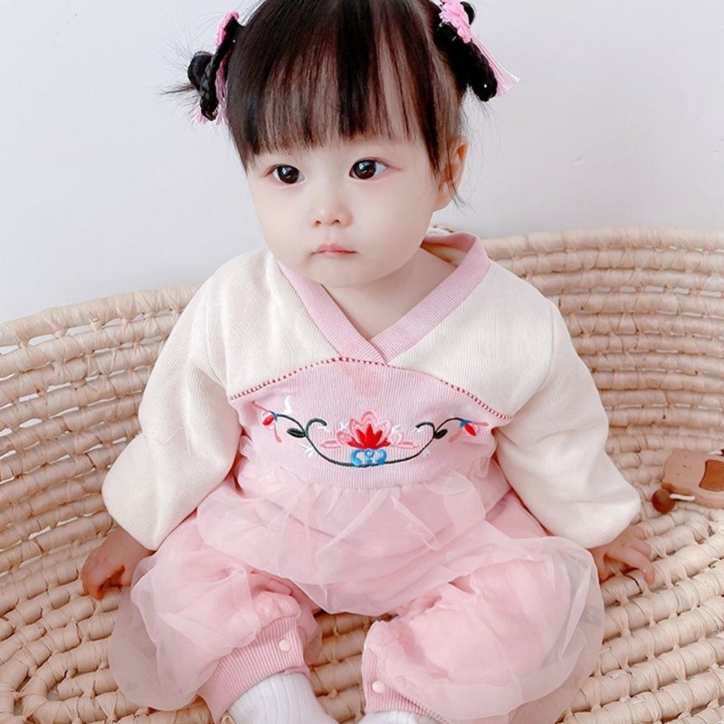 速发婴儿满月百天衣服春秋装中国风汉服宝宝周岁公主洋气外出连体