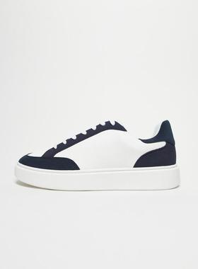 ASOS DESIGN 男士 运动鞋 panelling 设计绑带海军蓝训练鞋(白色)