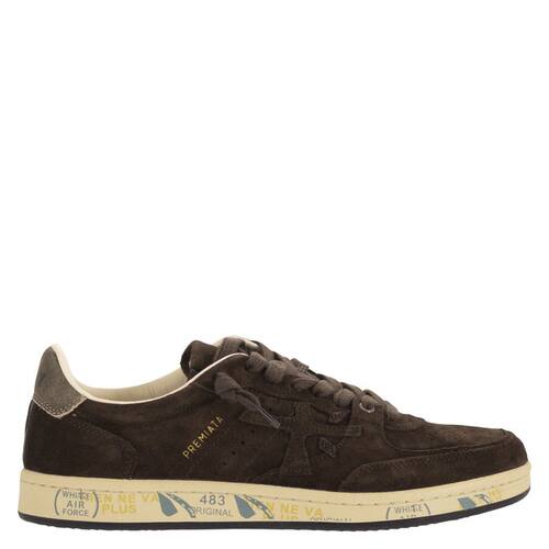 Premiata 普瑞米亚达 男士 FW26 运动鞋 BSKT (土褐色)