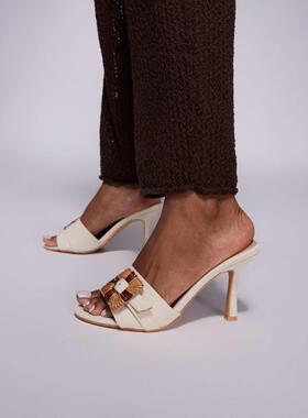 Public Desire 女士 凉鞋 Andria 中跟搭扣凉鞋(奶油色)