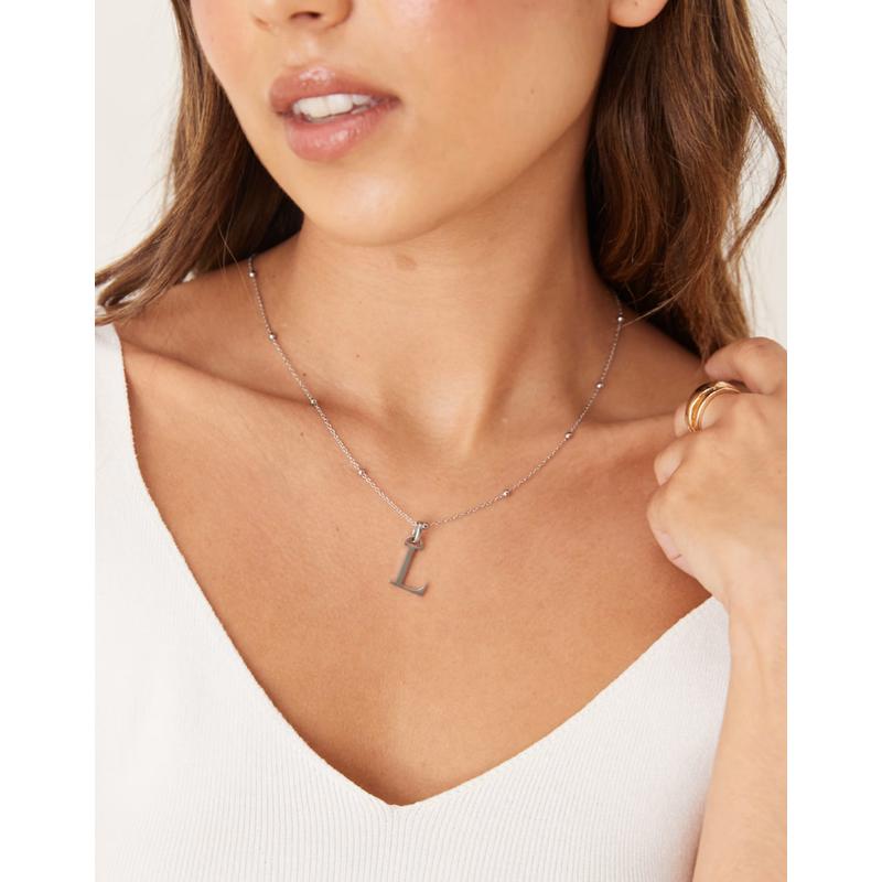 Abbott Lyon 女士 项链/吊坠 L 字母电镀防水不锈钢项链(银色)