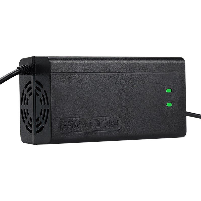 16.8V12.6V强启电源充电器12V24V应急启动一体机专用锂电池3A5A8A