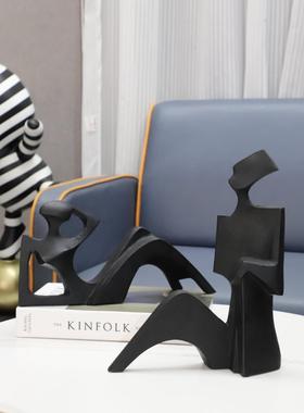 现代简约创意黑色铸铁抽象人物摆件客厅书房样板间卧室家居装饰品