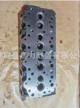 厂家直销发动机缸盖4D34  柴油发动机 四缸铸铁缸盖ME013300 4D34