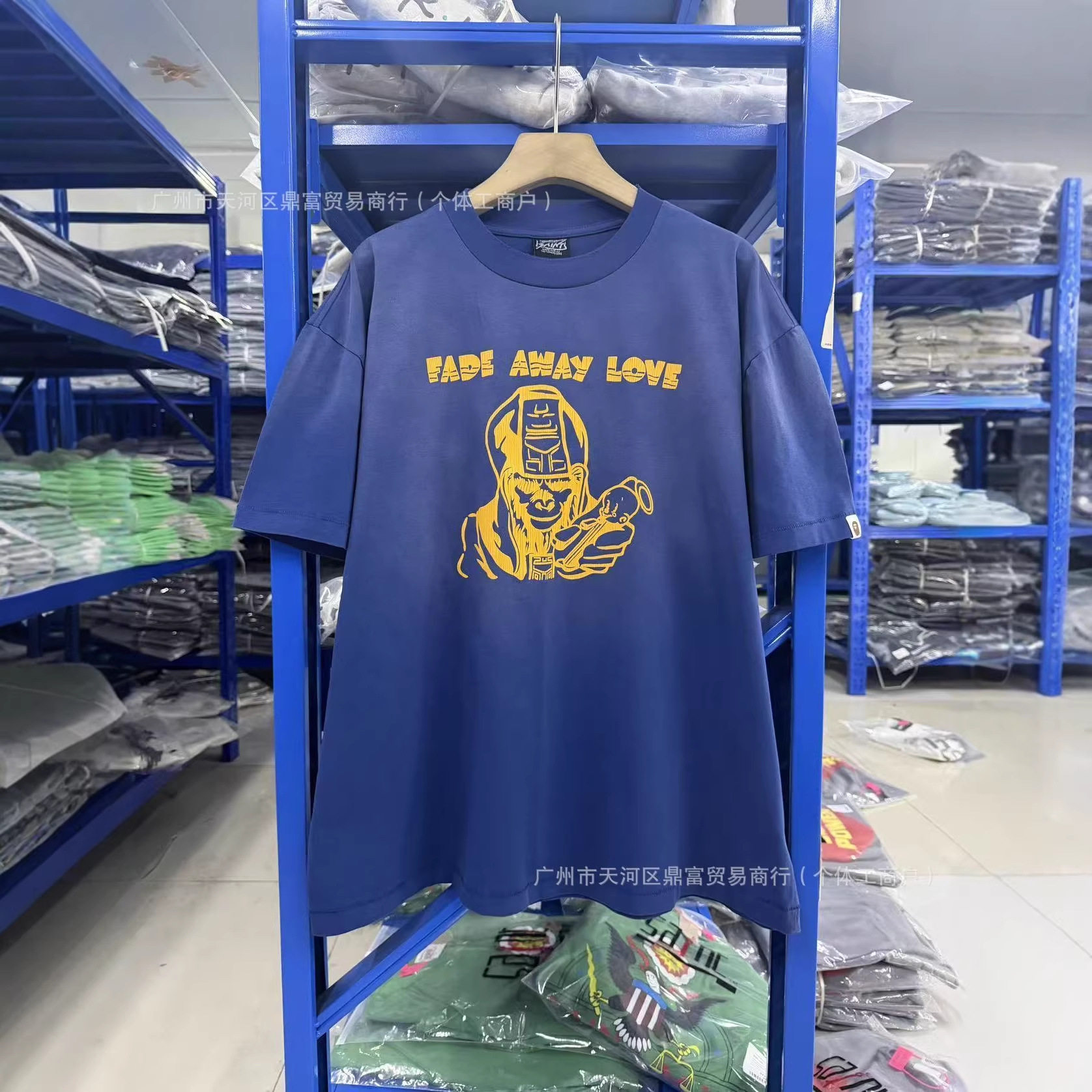 BAPE x SAINT Mxxxxxx 联名系列 SS26 舒适做旧褪色短袖 T恤