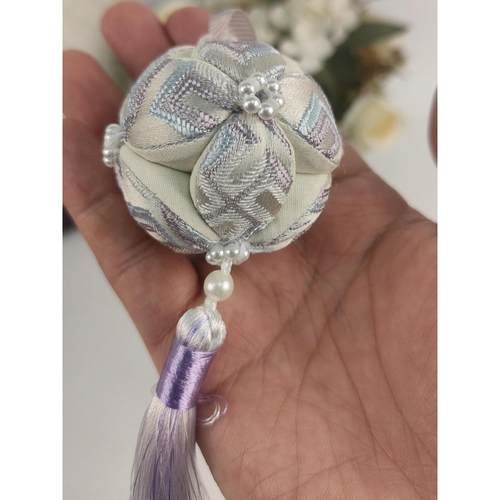 壮锦绣球壮族绣球广西非遗壮锦绣球