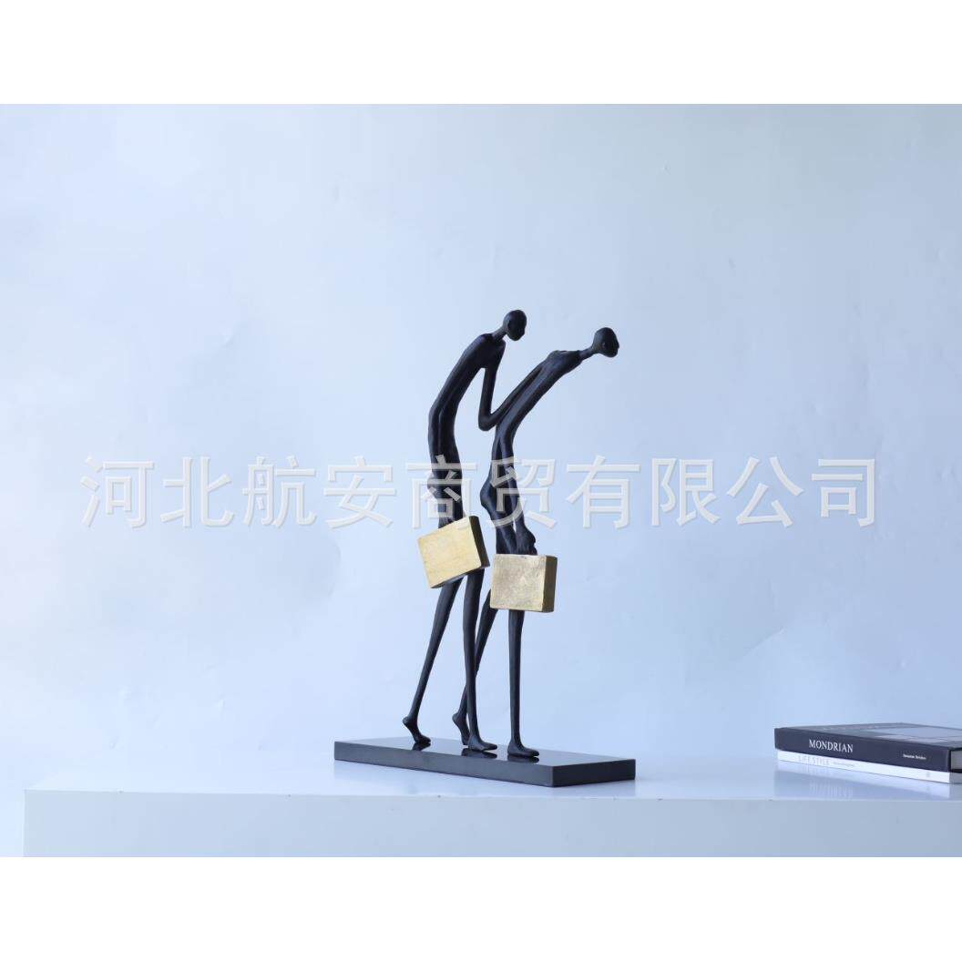 现代简约创意拎公文包上班人物摆件样板房售楼处桌面办公室软装