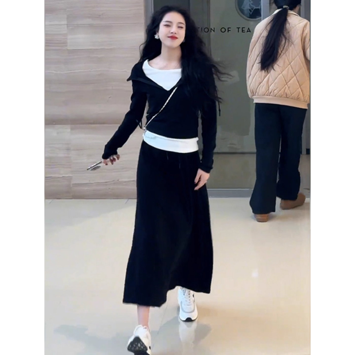 假两件撞色卫衣连衣裙子女早秋季2025新款韩系穿搭一整套长裙套装