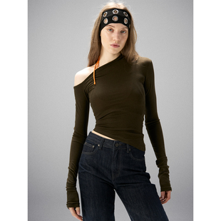 上衣女 天丝羊毛斜肩T恤设计感抽褶弹力收腰显瘦长袖 MISS CHANGE