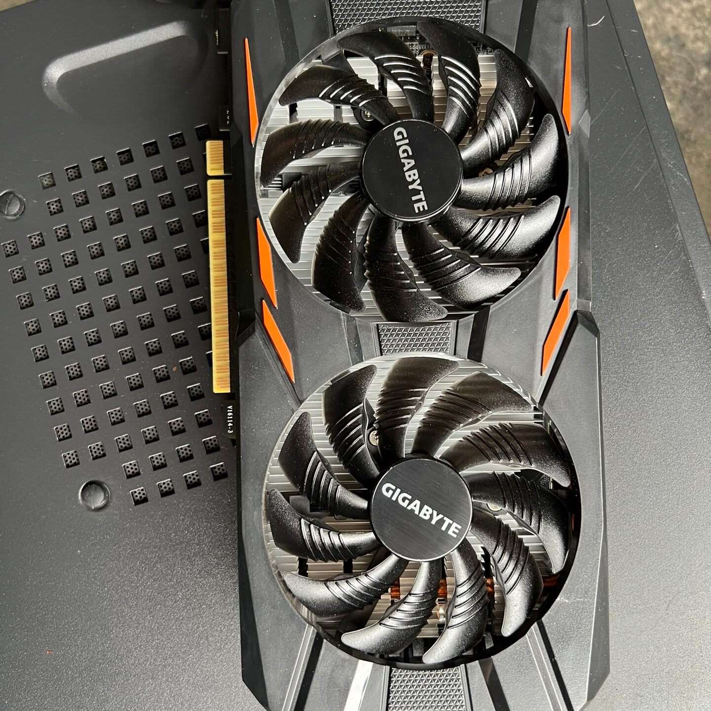 维修技嘉GTX1050ti显卡五张，CPU是AMD:A10-78议价