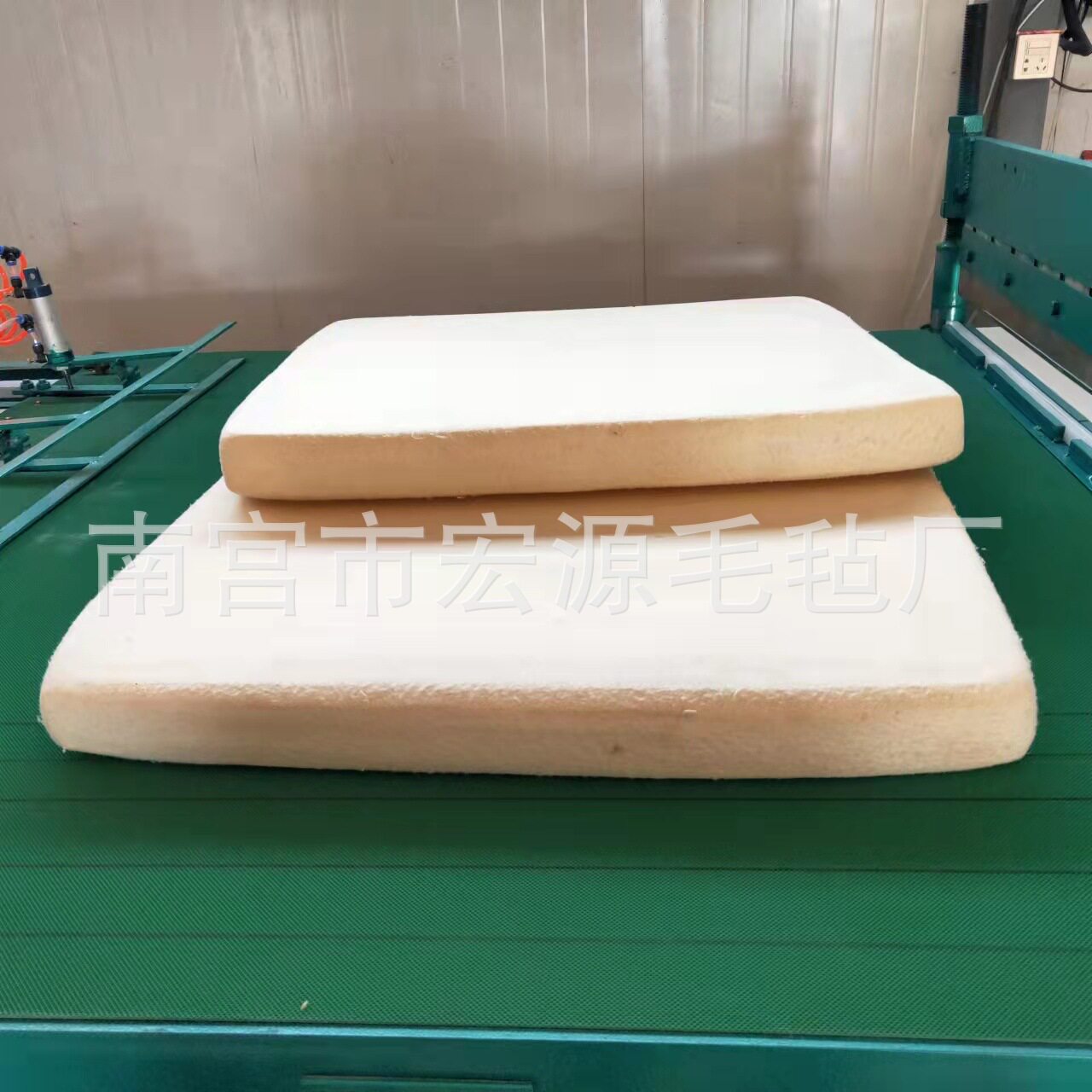 厂家供应工业羊毛毡过滤防震羊毛毡可生产1-70mm厚针刺混纺羊毛毡