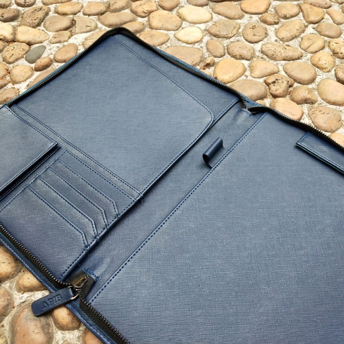 工厂加工A4复古真皮经理包  北京商务会议礼品加工复古真皮经理包