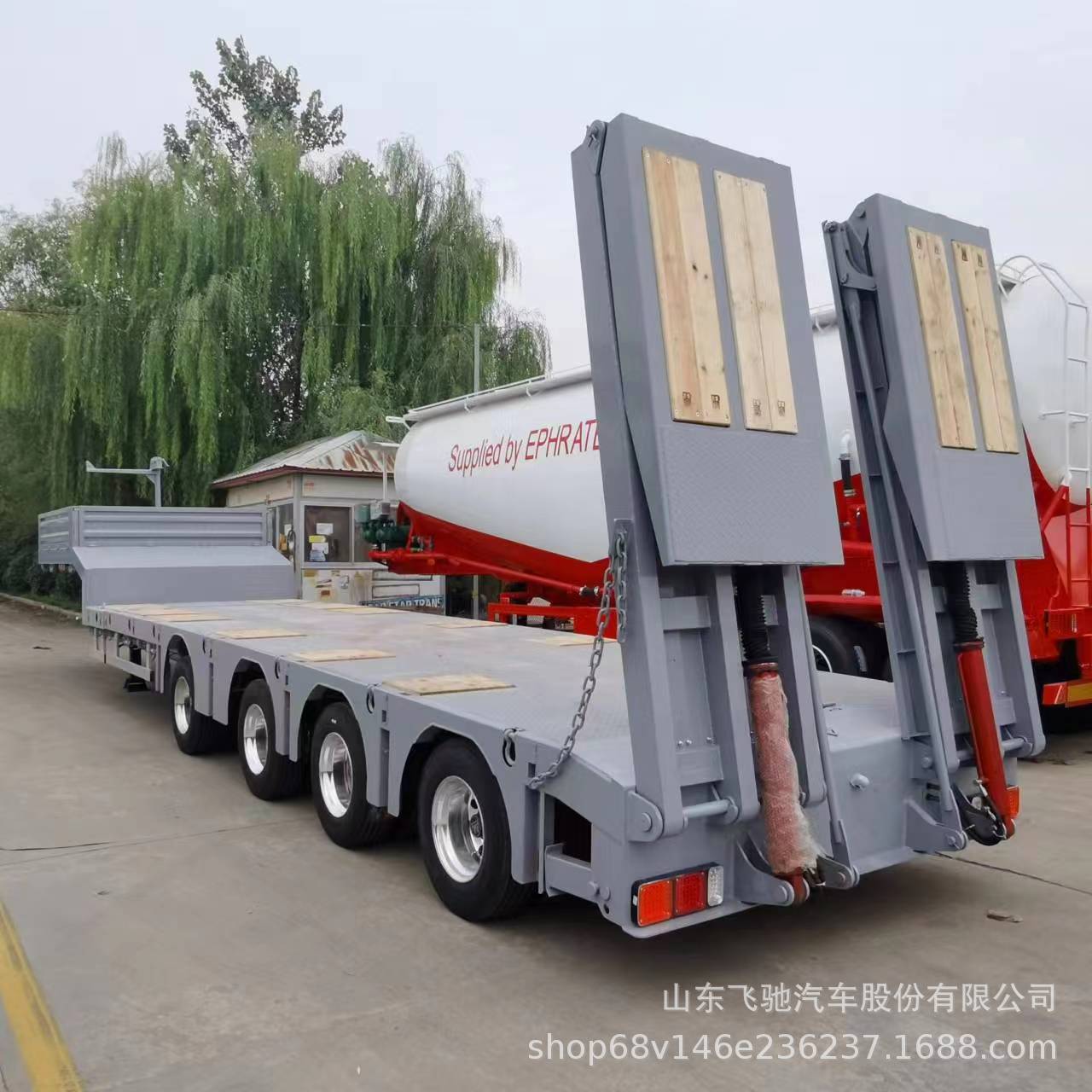 工厂价格销售11米低平板半挂车三桥勾机板运输半挂车大件运输板车