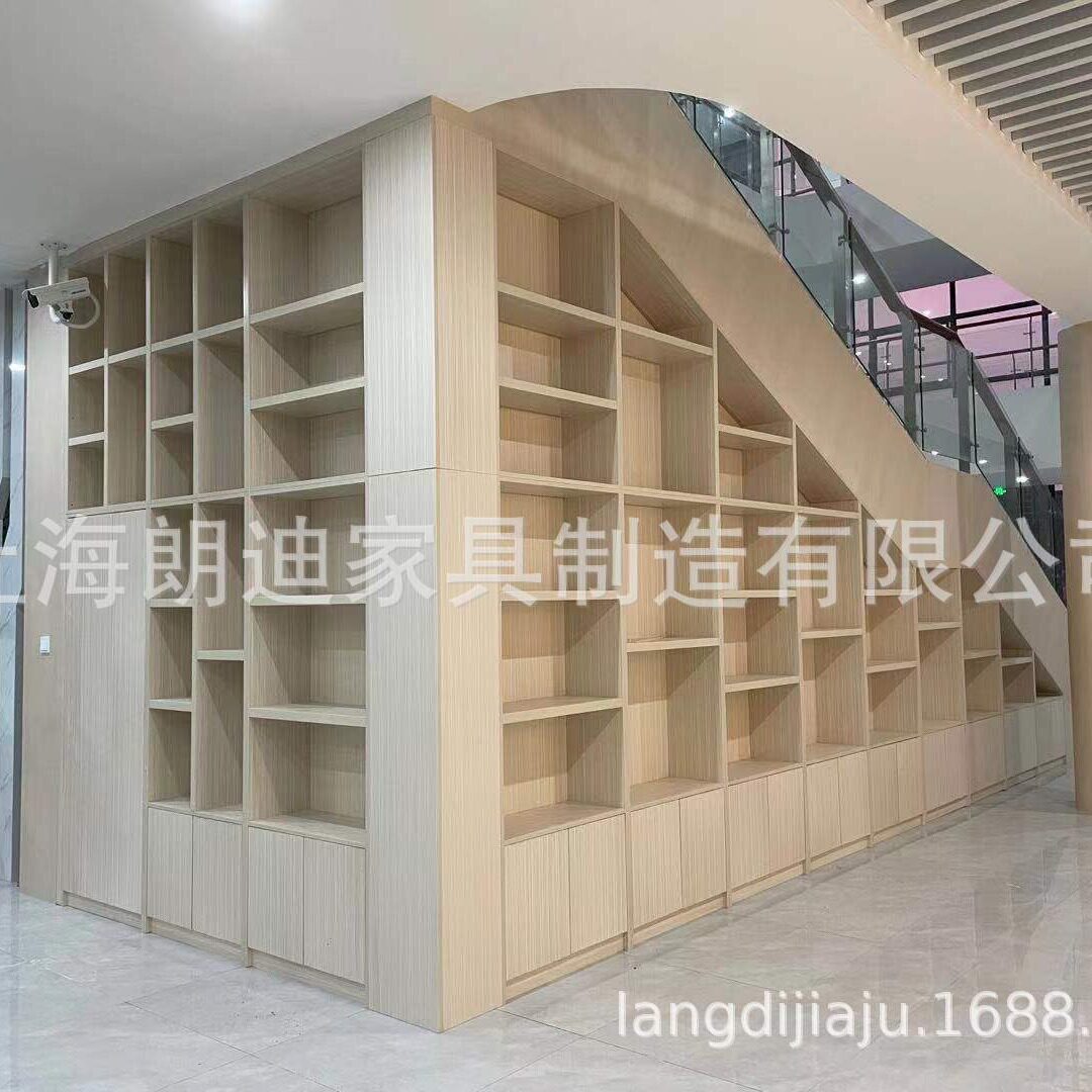 商业空间定制暗藏灯带板式书柜