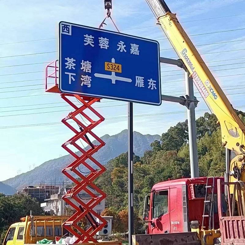 高速公路单悬式标志杆立柱 城市道路F型标志牌杆交通指示牌杆厂家