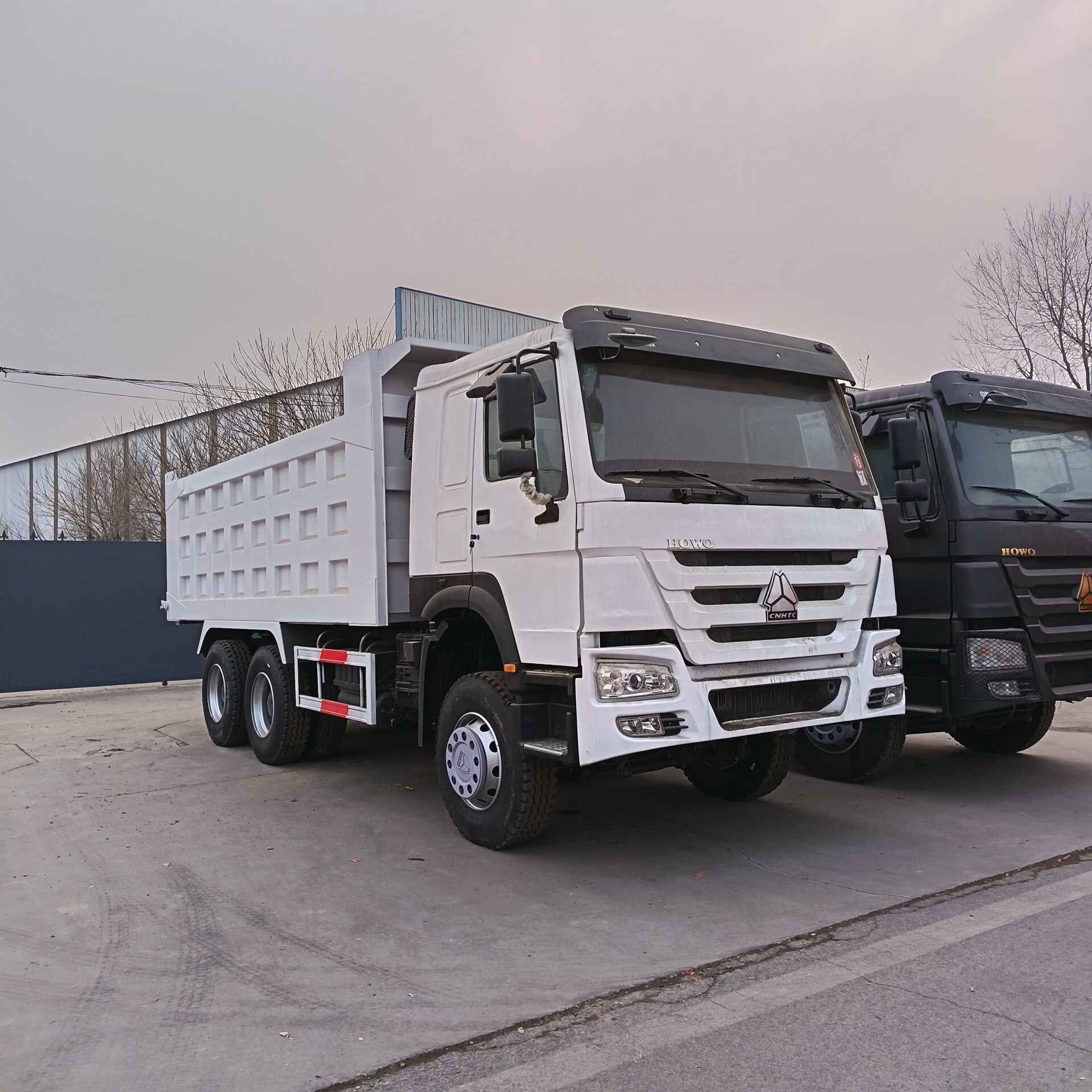 豪沃翻新6x4自卸车跨境翻新渣土自卸工程车前四后八翻斗自卸车