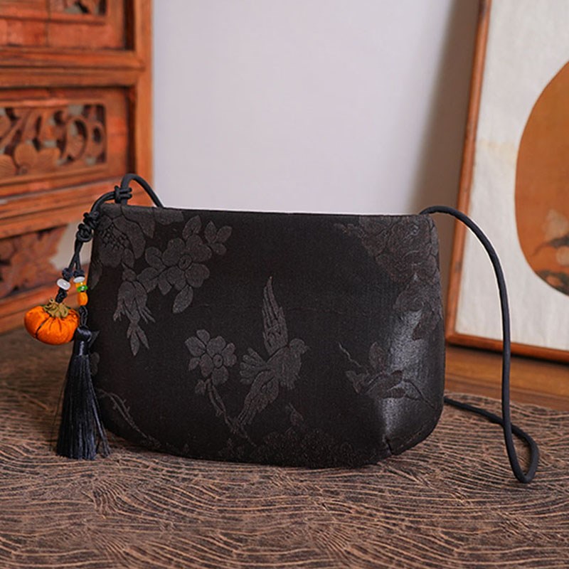 国风文艺香云纱手工流苏横版斜挎拉链手机小包汉服简约百搭新中式