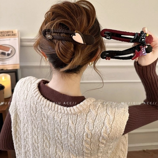 早春可爱修狗发夹女后脑勺盘发鸭嘴夹子头饰2025年新款高级感抓夹