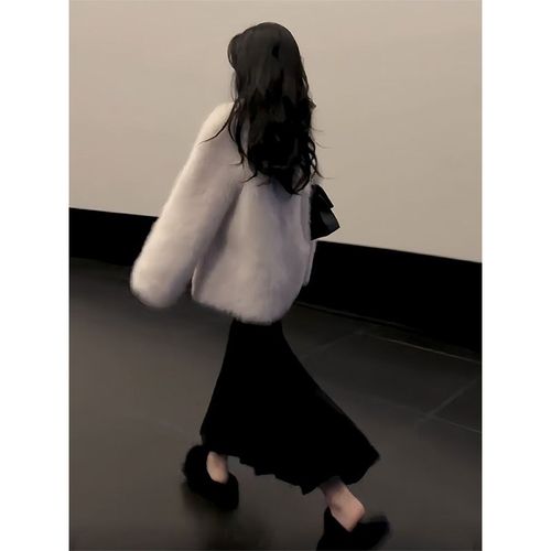 法式高级感鱼尾半身裙女秋冬高腰显瘦针织包臀裙小个子黑色a字裙