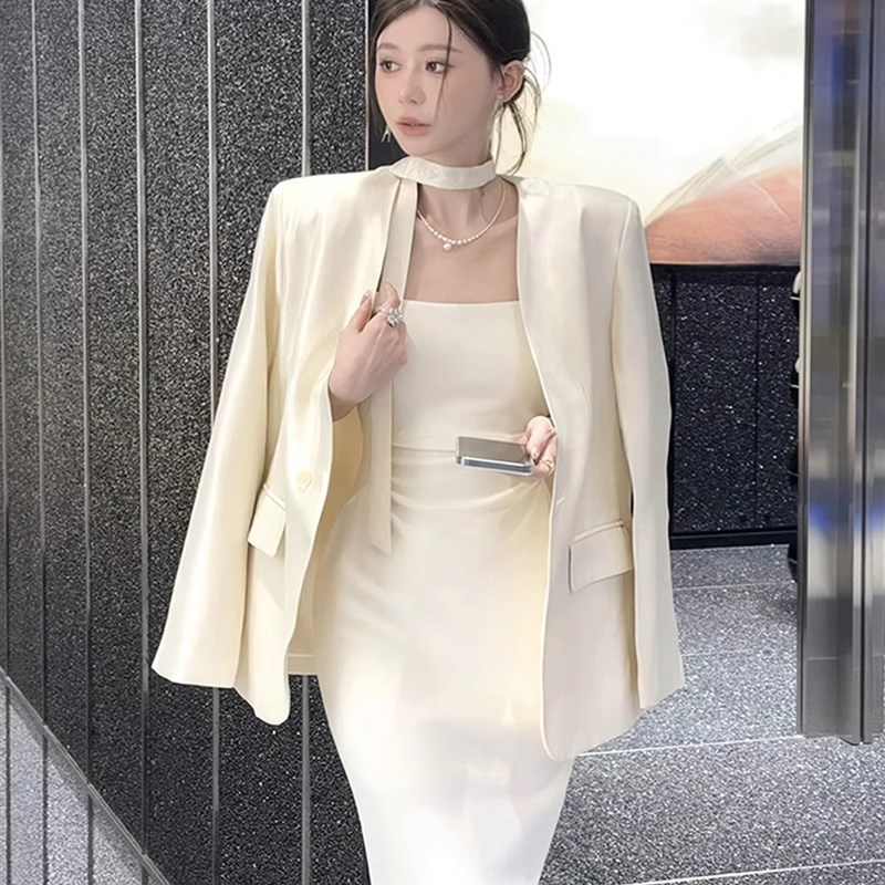 速发v领宽松穿搭春季新款韩版百搭气质高级感缎面西服背带裙套装
