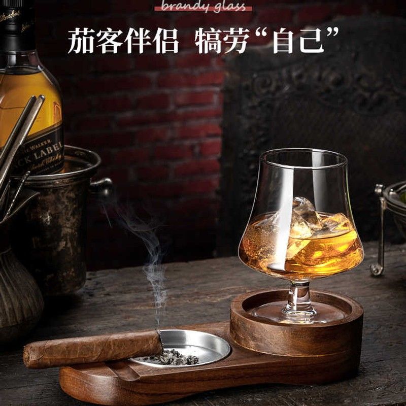 创意水晶玻璃白兰地酒杯矮脚洋酒杯轻奢高档闻香红酒烈酒杯子家用图片