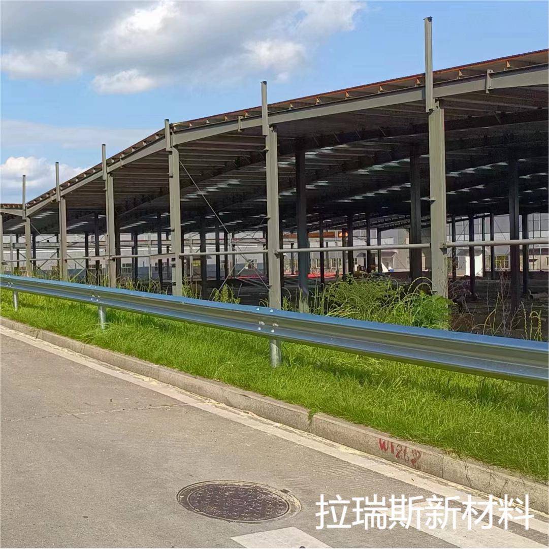 公路波形护栏梁钢防撞热镀锌隔离板乡村道路国标双波三波防护栏板
