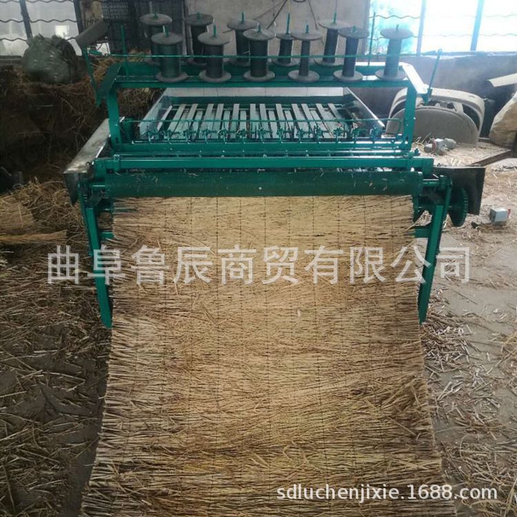 芦苇帘自动编织机稻草帘自动切边机草帘机1.8米宽幅可以调节